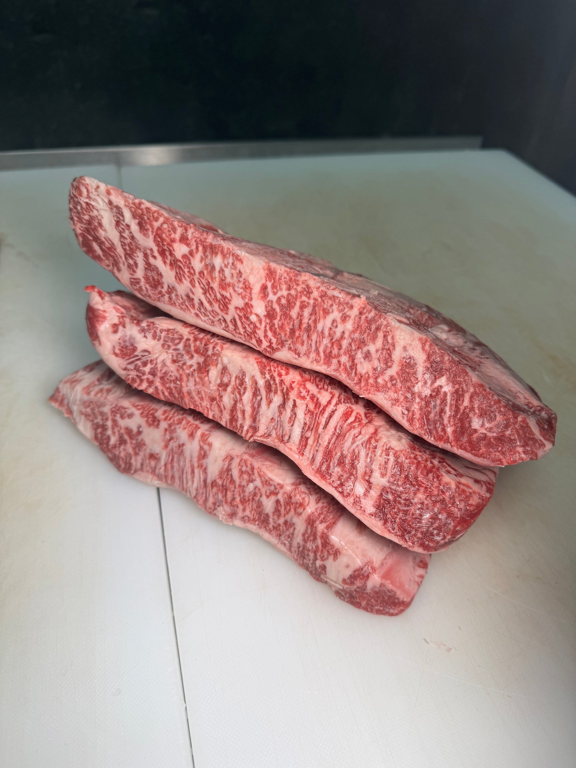 Australian Wagyu Deckle Gold — BMS 8/9 Australian Wagyu Gold Label, Halal certified — marbling detail