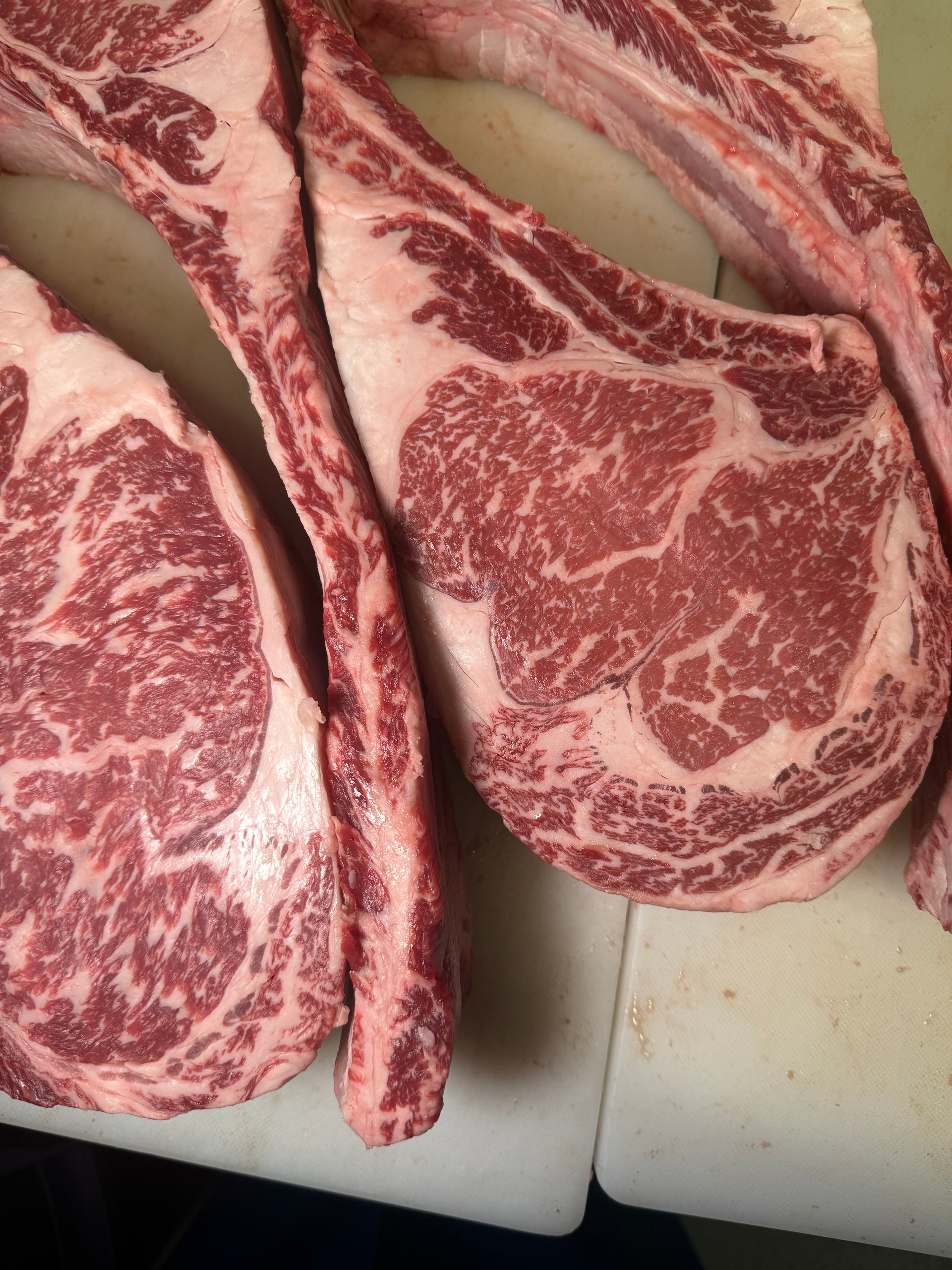 Australian Wagyu Tomahawk Gold — BMS 8/9 Australian Wagyu Gold Label